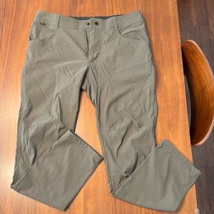 Men’s 34 x 32 olive Kuhl Renegade Rock Tapered Technical Hiking Climbing Pants